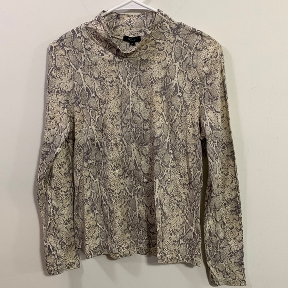 Rails Ivory Faux Snakeskin long sleeve top, NWT. Sz Med, very soft, lightweight - Picture 1 of 9